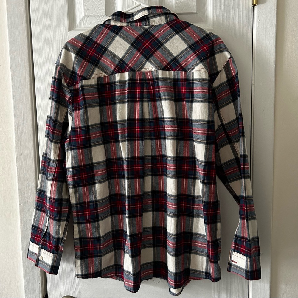 Woman’s Plaid Button-Up flannel Shirt.size L. In good contrition - Picture 3 of 5